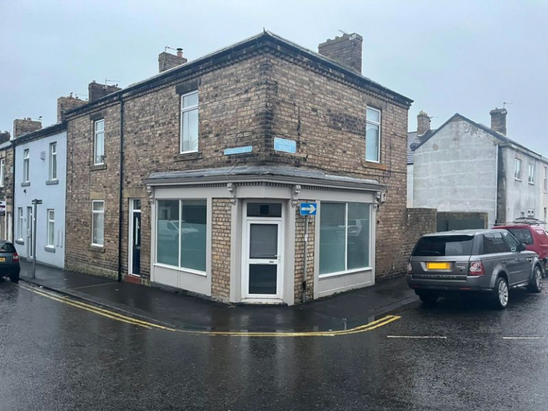 Traditional Three Bedroom Semi Detached with Spacious