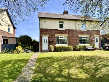 Holywell Avenue, Holywell Village