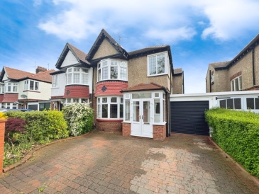 Mitchell Avenue, Monkseaton Village