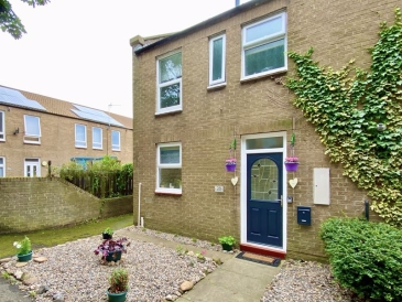 Straffen Court, Amble