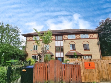 Hallow Drive, Throckley