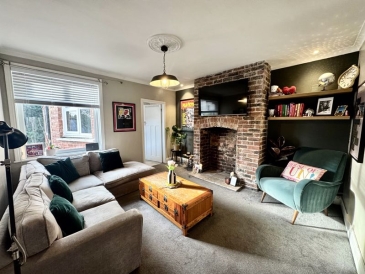 Salisbury Avenue, Preston Village