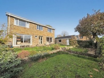 Daletop, Holywell Village