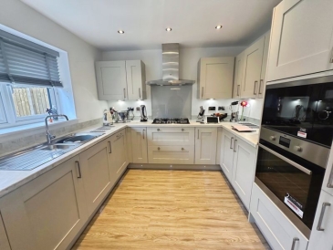 Mulberry Grove, Ellington, NE61