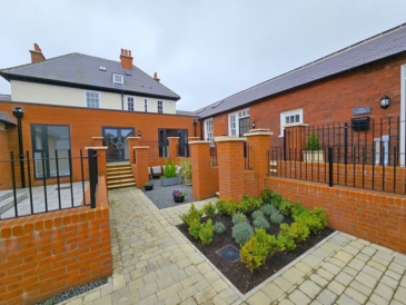 Gideon Walk, Jameson Manor