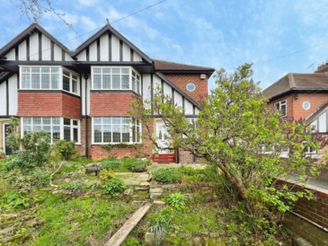 Holeyn Hall Road, Wylam