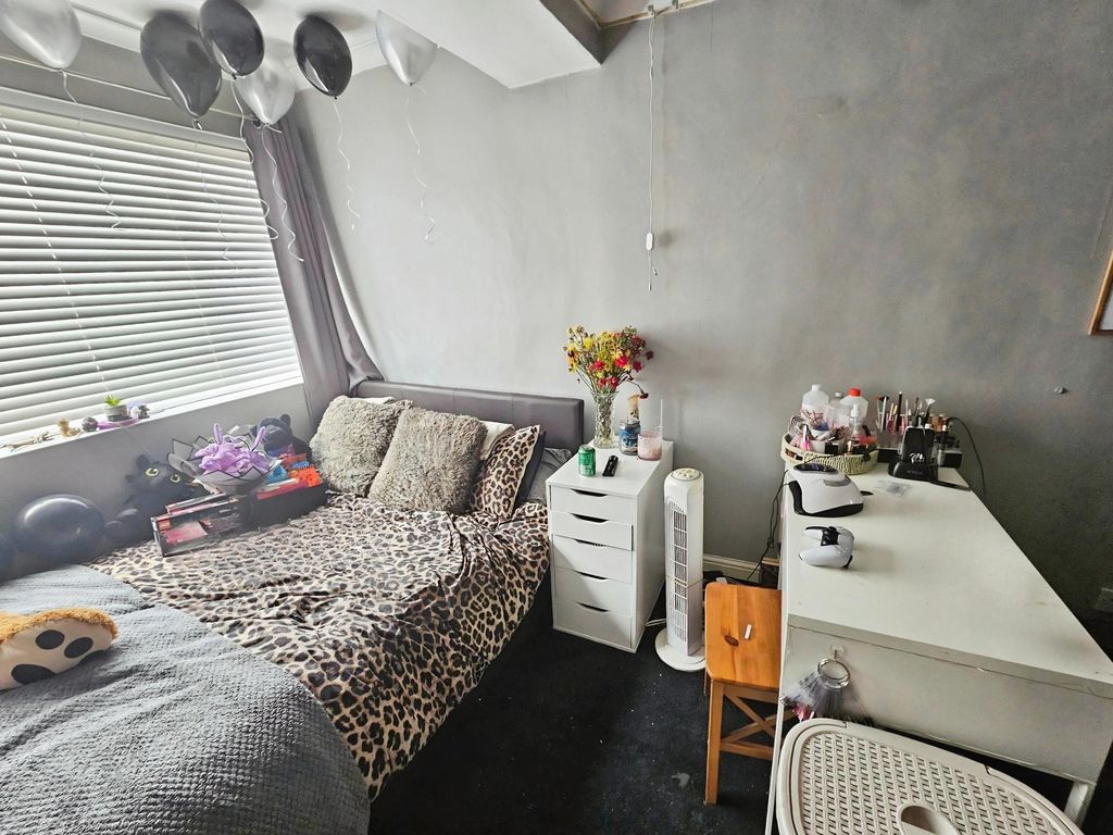 BD009020-bed-4