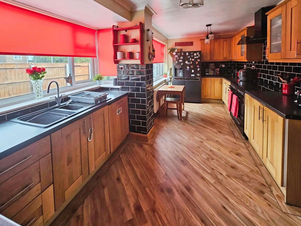 BD009020-kitchen