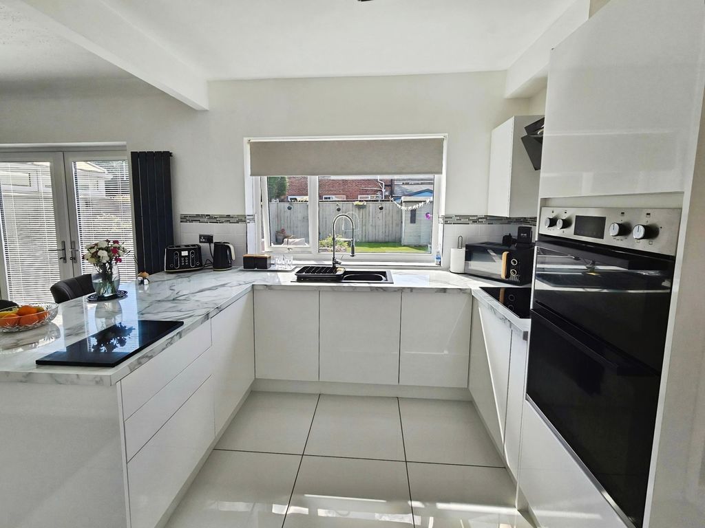 BD009018-kitchen