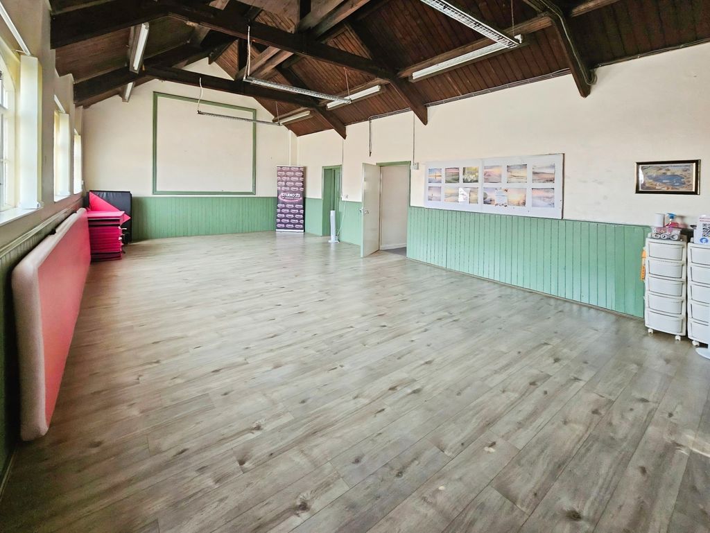 BD008837-hall