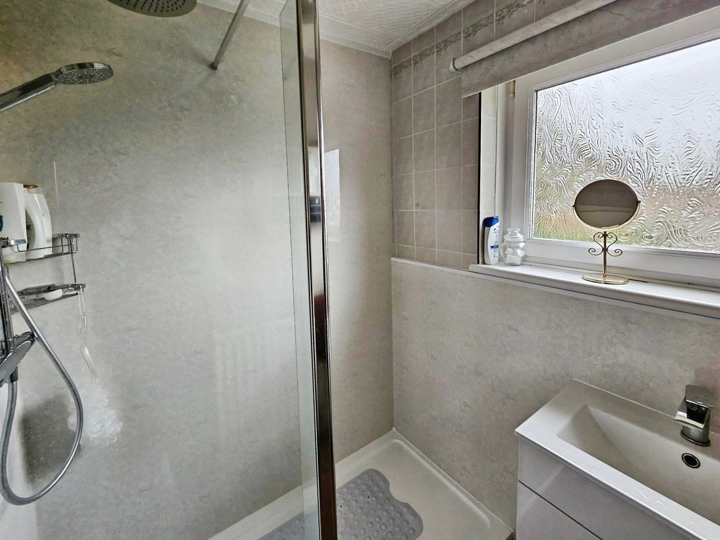 BD009061-bathroom