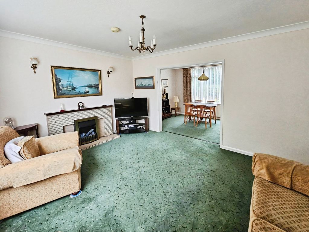 BD009061-front-room