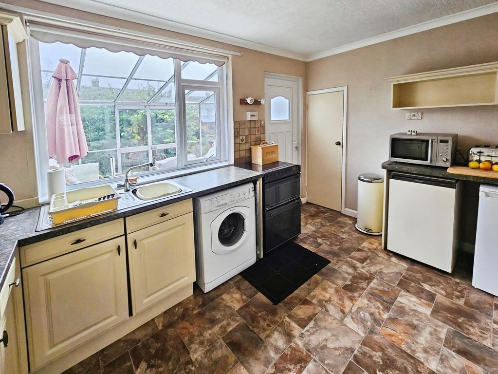 BD009061-kitch