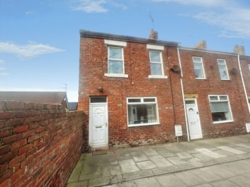 Coronation Street, Newbiggin by the sea, NE64
